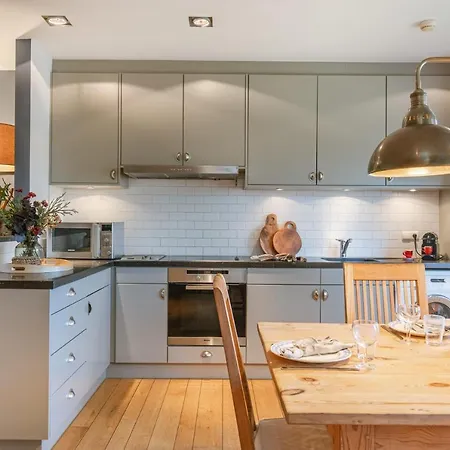 With Lake And Tennis Court Apartman Wavre