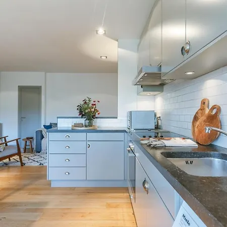 Apartman With Lake And Tennis Court *